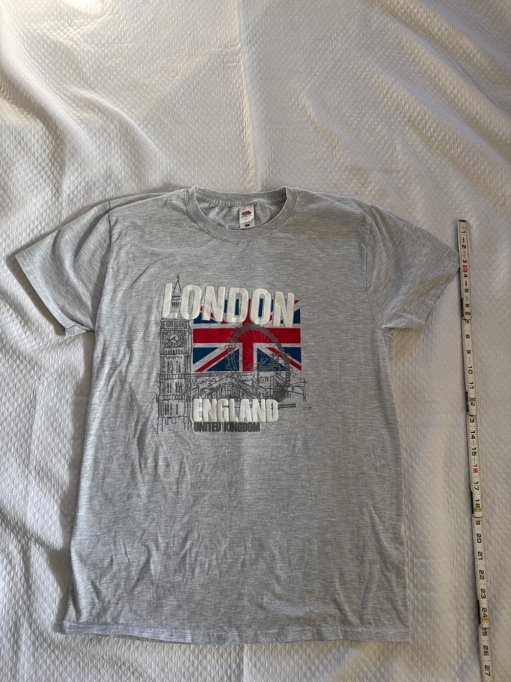 Women’s Fruit of the Loom Gray London England Graphic Short Sleeve Tee Size L